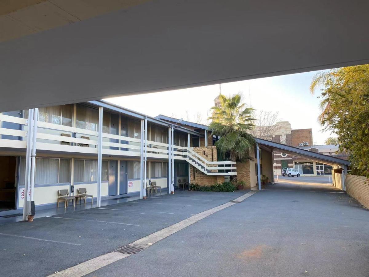 Gateway Motor Inn Narrandera Extérieur photo