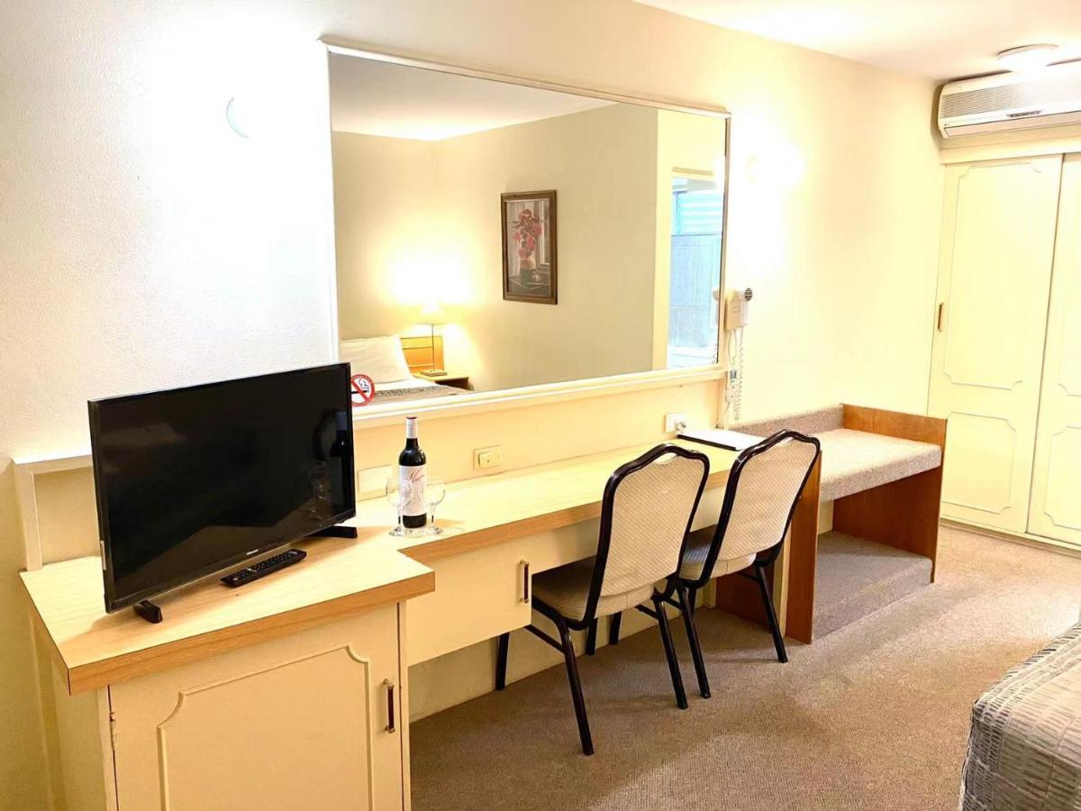 Gateway Motor Inn Narrandera Extérieur photo