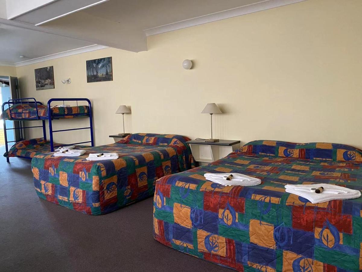 Gateway Motor Inn Narrandera Extérieur photo