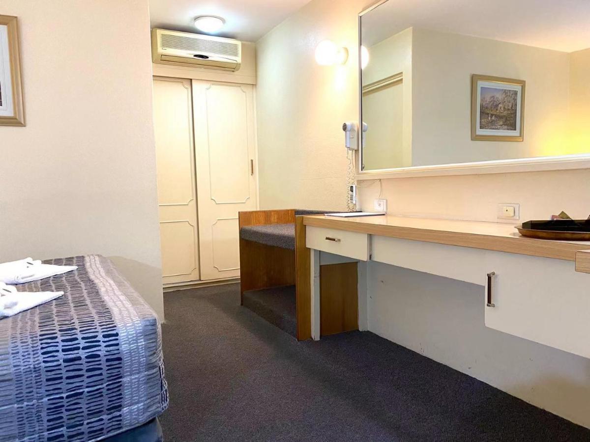 Gateway Motor Inn Narrandera Extérieur photo