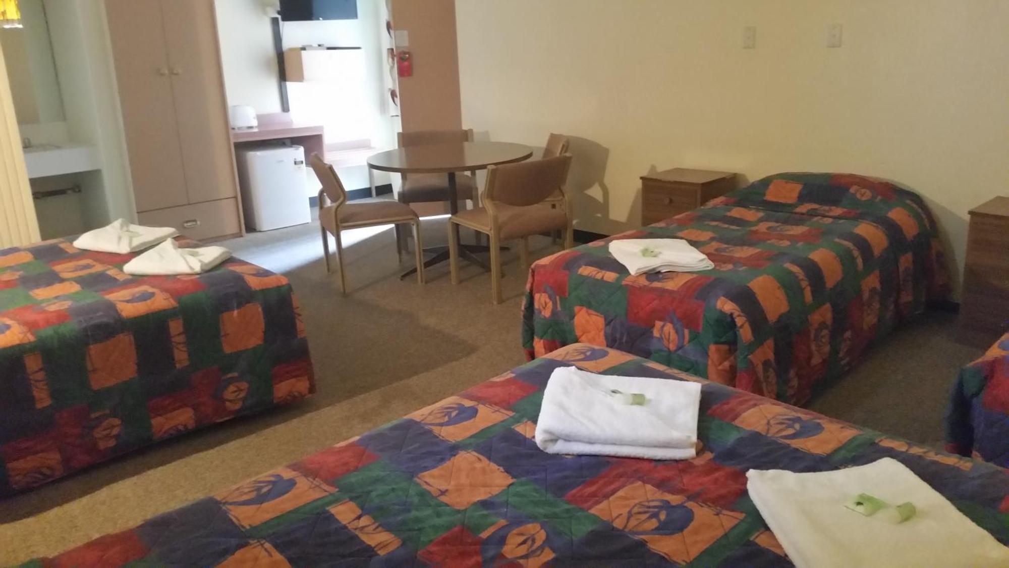 Gateway Motor Inn Narrandera Chambre photo